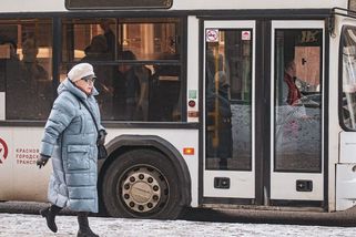 Na dovolené jsem nastoupila do špatného autobusu. Místní slavnost mě zdržela o tři dny - Médium.cz