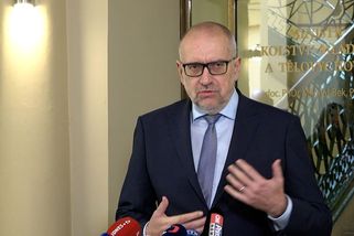 Bek platí za senátorskou kancelář v Brně dvakrát víc než kolegové - Novinky
