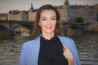 Přírodní vlny a tvář bez make-upu. Iva Kubelková ukázala, co na její hlavě vykouzlilo moře