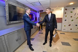 Babiš kňučí nesmysly ve sněmovně, Fialovi odhalují...