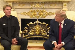 Video: Trump si pozval hrdinu z rozbouřených vln. Dobrá atmosféra nevydržela - Seznam Zprávy