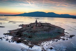 Létající inženýr fotí jih Moravy z výšky. Zámek v Lednici by poznal málokdo - Novinky