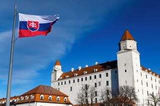 Slovensko si půjčilo ve francích. O korunu už nemá zájem - Seznam Zprávy