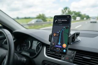 Waze vás může cestou na dovolenou přijít draho: v některých zemích Evropy hrozí za jeho používání pokuta