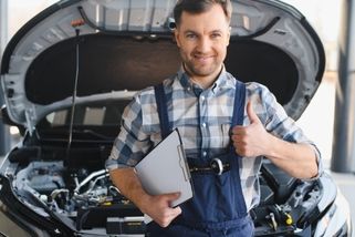 Našel jsem několik vozů se stočeným tachometrem, říká technik. Kontrola ojetiny stojí pár tisíc a vyplatí se