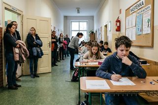 Víceletá gymnázia jako tiché třídění dětí už v dětství - Médium.cz