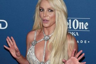 Chovej se konečně jako matka! Lidé drsně hodnotí novou nahou fotku Britney Spears - Super.cz