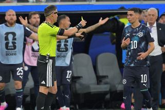 MS fotbal | Simulanti mají utrum! Potrestaný letec se divil novému pravidlu - Sport.cz