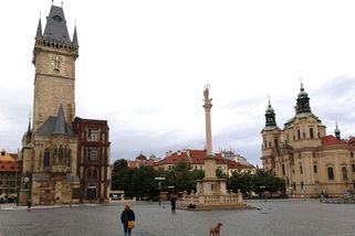 Otázka dostavby Staroměstské radnice je po osmdesáti letech stále bez odpovědi - Médium.cz