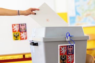Druhý nejmenší počet kandidátů v historii. O Senát se uchází jen 154 lidí - Seznam Zprávy