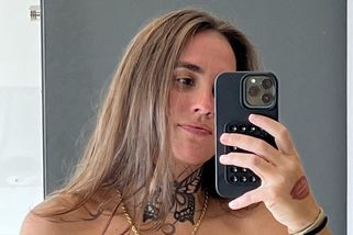 Žena si nechala odstranit prsa, protože je prostě nechtěla. Lidé jí píšou, ať se jde zabít - Super.cz
