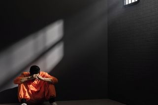 Nejhloupější, nebo nejchytřejší zločinec? S úsměvem odmítl vrátit 1,5 miliardy z bankovního omylu - Médium.cz