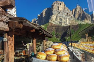 Turisté zaplavili Dolomity kvůli koblihám, region riskuje ekonomický propad - Novinky