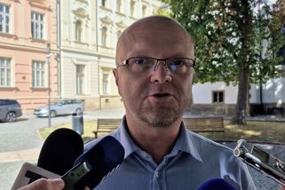 Budeme muset šetřit a méně opravovat, ozývá se z krajů, kterým stát vzal peníze na silnice - Novinky