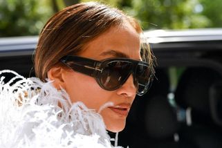 Nejstylovější sluneční brýle podle Jennifer Lopezové: V aviator modelu budete letos zaručeně in - Novinky