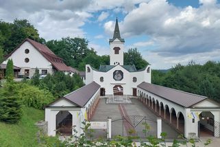 Překrásný poutní areál Maria Hilf, svědek zázraku, stojí za návštěvu - Médium.cz