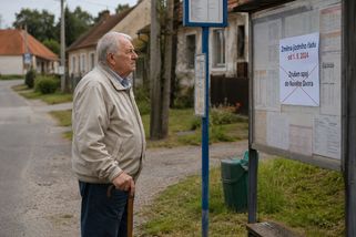 Zrušili autobus ve 13:12. Starý vdovec kvůli němu přišel o jediný den, kdy nebyl sám - Médium.cz