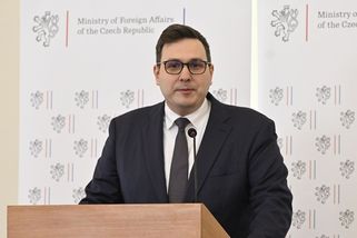 Lipavský se narychlo vrací z USA. S vystoupením Pirátů z vlády nesouhlasí - Novinky