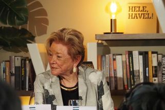 Havel od nás dostal kravaty, Olga kufr oblečení, líčí manželka velvyslance USA - Seznam Zprávy