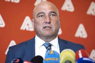 Šéfovi VZP skokově stoupl plat a teď dostal rekordní odměnu - Seznam Zprávy