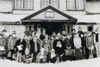 Škola v přírodě v 70. letech: píšťalka, potoky a první svoboda bez rodičů - Médium.cz