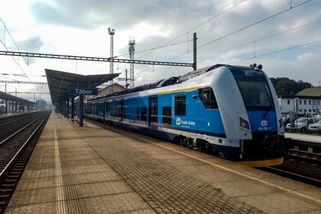 railtarget.cz/byznys/firmy-chteji-prispivat-lidem-na-verejnou-dopravu-stat-jim-hazi-klacky-pod-nohy-10665.html?utm_source=www.seznam.cz&utm_medium=seznam_distribuce&utm_campaign=lide