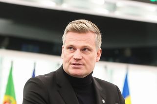 Filip Turek přirovnal házení jogurtů k okupaci 1968. Nezapomněl u toho zaútočit na prezidenta - Médium.cz