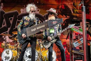 ZZ Top po nedávné smrti svého bubeníka pokračují v koncertování