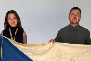 „Svoboda se platí krví.“ Zelenskyj se vyfotil s výjimečnou československou vlajkou