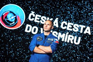 Lidé mohou navrhovat, co si má vzít z Česka budoucí astronaut Svoboda do vesmíru. Slivovice nemá šanci