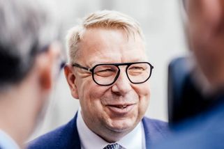 Starší lidé mají zůstávat déle v práci: Juchelka chystá nové „chytré“ změny před důchodem