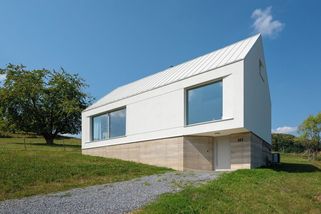 Žádná omezení. Tento dům je postavený ve jménu tvůrčí svobody