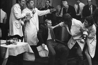 V roce 1974 to byl jen velký propadák. Dnes Češi z legendárního filmu citují každou větu