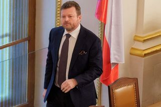 Ve Sněmovně se vede boj o maximální částku, kterou lidé zaplatí za úvěry - Novinky