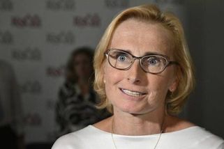 Lipavský zabodoval, dárkem k usmíření se vysmál veřejně lídryni komunistů Konečné