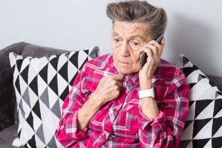 Ahoj mami, mám rozbitý telefon. Trik podvodníků, který neskutečně zabírá - Seznam Zprávy