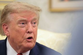Nejvyšší soud USA podpořil Trumpův dekret na zpřísnění hlasování poštou - Seznam Zprávy