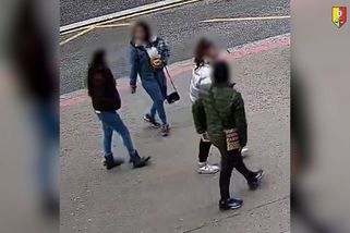 Drsné napadení a oloupení školačky v Praze. Policie hledá dívky z videa - Novinky