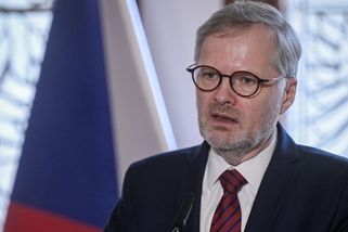 Fiala: Jsou peníze na nákup 300 000 granátů pro Ukrajinu - Novinky