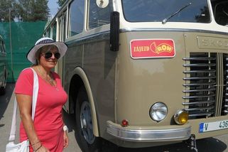 Předlistopadová provokace u řidiče autobusu: Soudruhu, jeden lístek do Lhoty! - Médium.cz