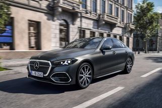 Omlazený Mercedes-Benz třídy C už je k dostání i v Česku