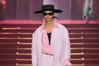 Konec rozdělení na on a ona. Proč tradiční fashion weeks ztrácejí smysl - Magazín módy a luxusu