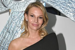 Petra Svoboda ohromovala fanoušky na anglické pláži: Horní díl bikin s leopardím vzorem jim nedal spát