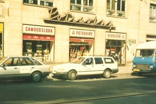 Retro kvíz na téma pro a proti každodenního života za socialismu: Těchto 10 otázek vám připomene staré časy. Málokdo projde bez chyby