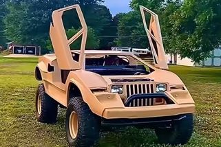 Youtuber zkřížil lamborghini s jeepem - Novinky