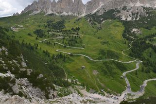 Dolomity zavřou průsmyk Grödner Joch pro auta i motorky. V létě tam projíždělo až 11 000 vozidel denně
