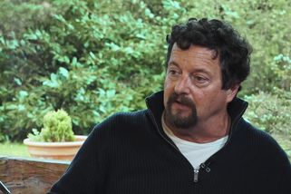“Chtěl jsem pomoct válečným uprchlíkům...a našel jsem lásku,” vzpomíná Michal Viewegh | Intimní zpovědi
