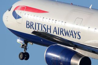 Během letu z Indie do Británie se udělalo nevolno všem třem pilotům současně - Novinky