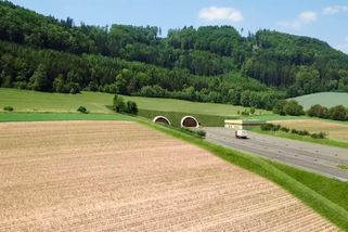 35 kilometrů, 118 miliard a nejdelší tunel. Stát vypsal největší dálniční zakázku v historii - Zdopravy.cz
