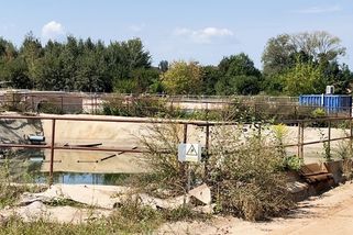 Stavbaři udělali chybu. V okolí stavby tunelu na D3 páchnou fekálie - Novinky